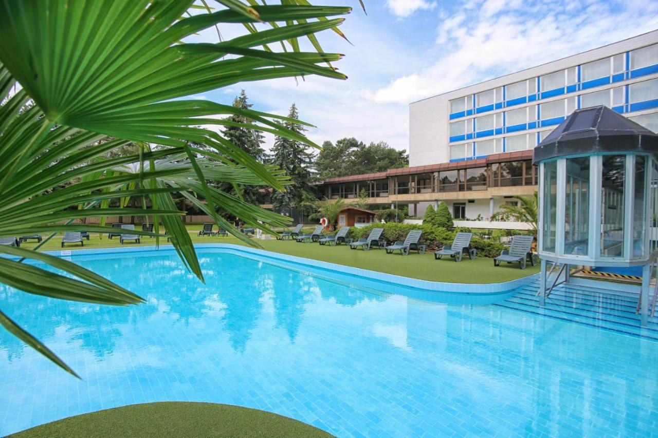 Ensana Splendid Hotel ปิเอชตานี ภายนอก รูปภาพ