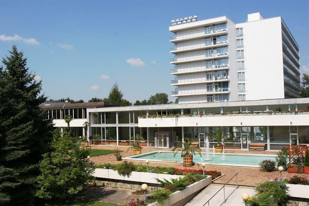 Ensana Splendid Hotel ปิเอชตานี ภายนอก รูปภาพ