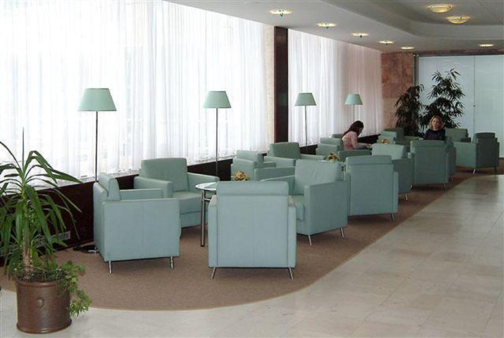 Ensana Splendid Hotel ปิเอชตานี ภายนอก รูปภาพ