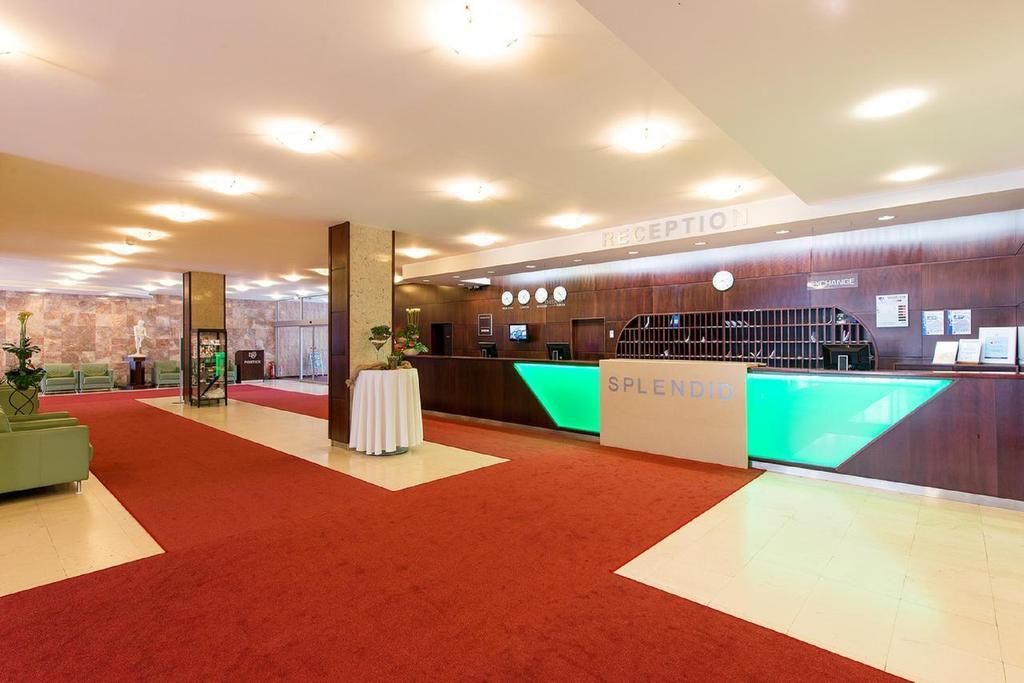 Ensana Splendid Hotel ปิเอชตานี ภายนอก รูปภาพ